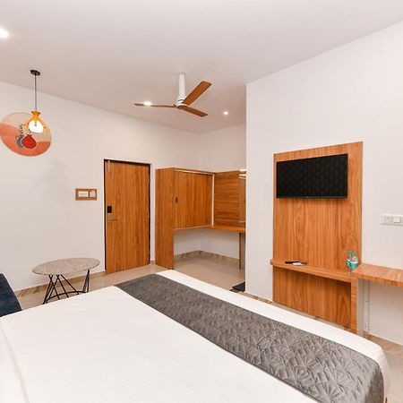 Hotel Shine International Mysore Exteriör bild