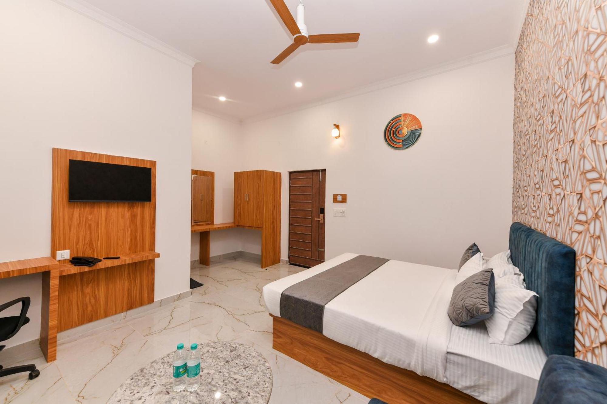 Hotel Shine International Mysore Exteriör bild