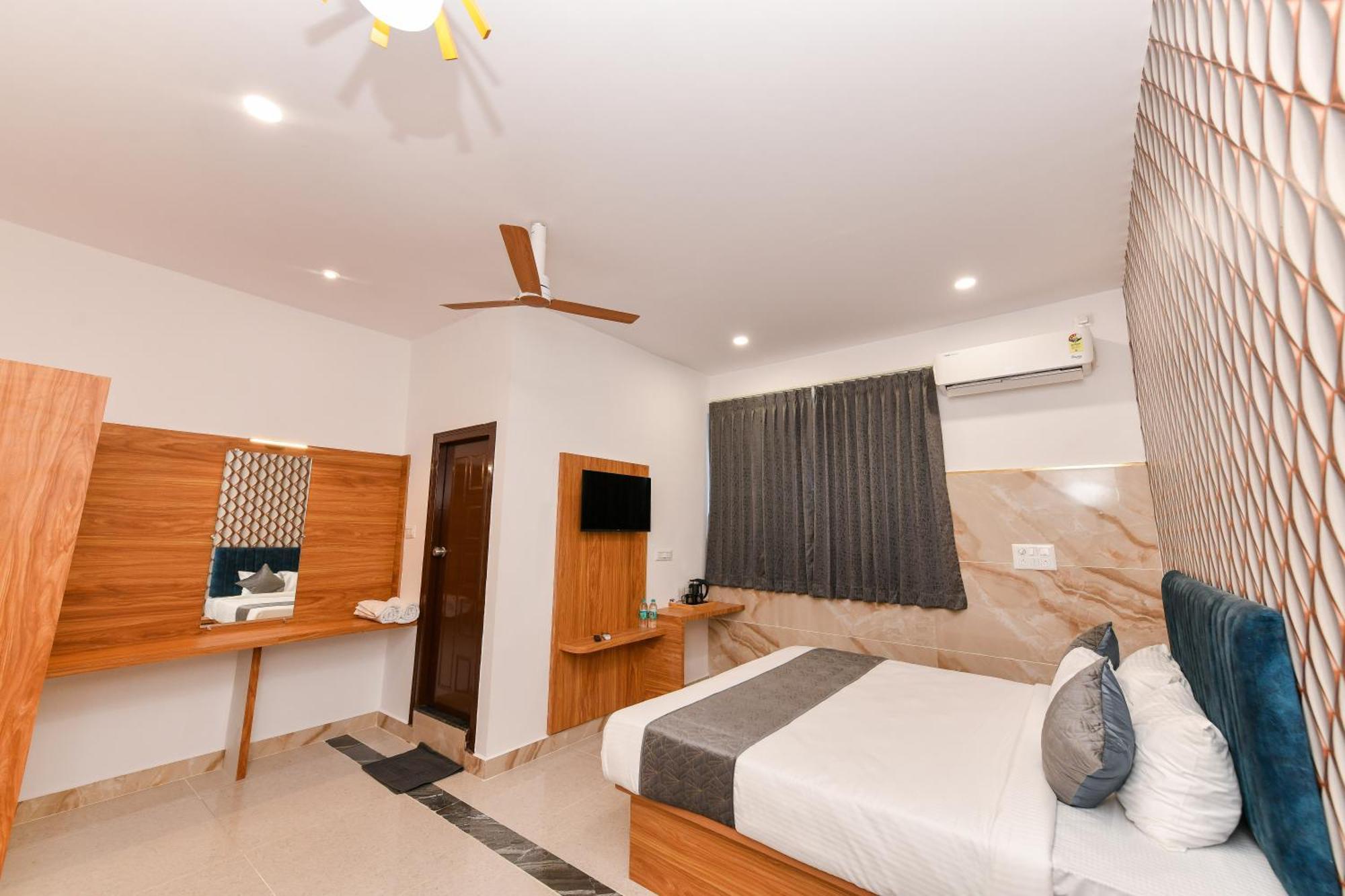 Hotel Shine International Mysore Exteriör bild