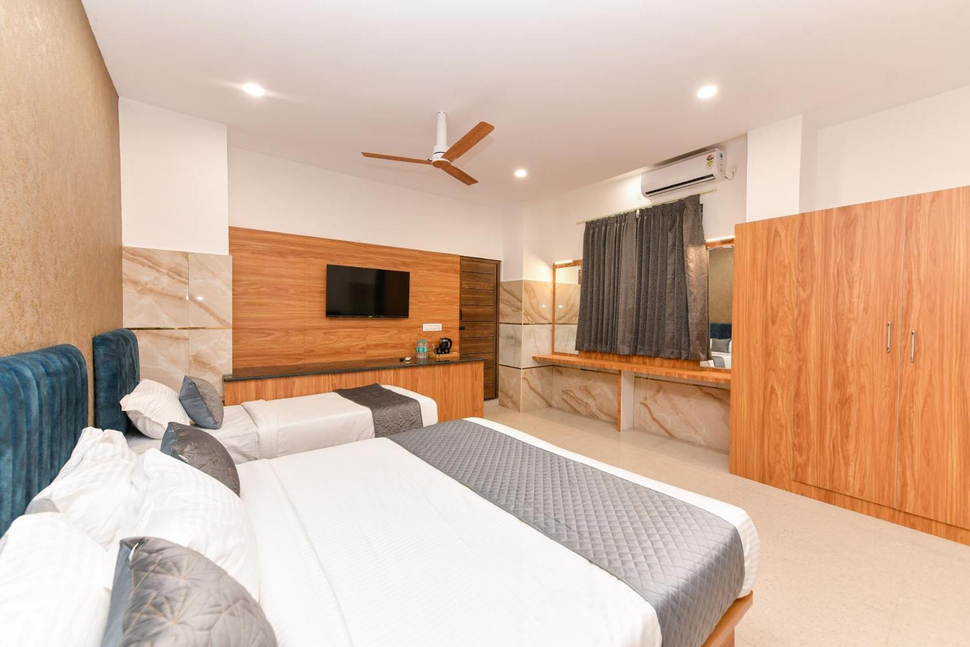 Hotel Shine International Mysore Exteriör bild