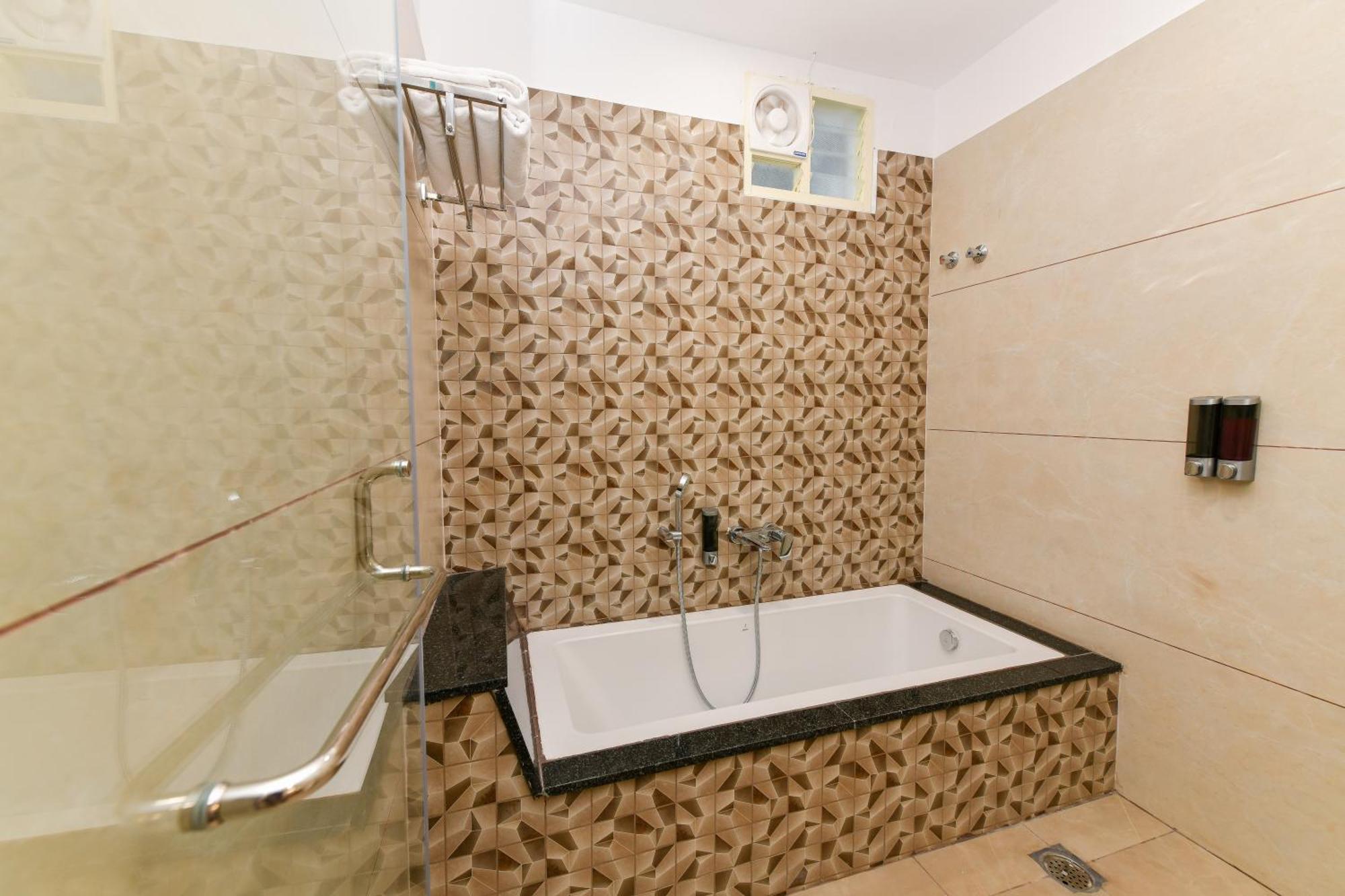 Hotel Shine International Mysore Exteriör bild