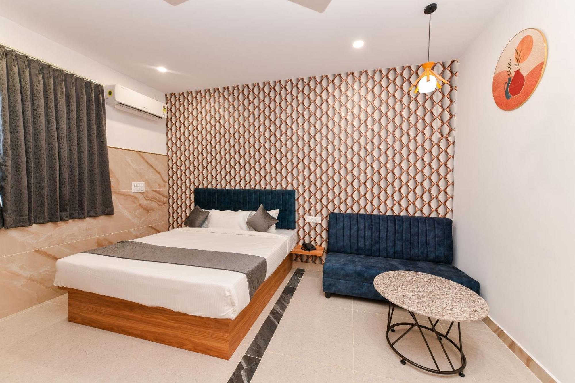 Hotel Shine International Mysore Exteriör bild