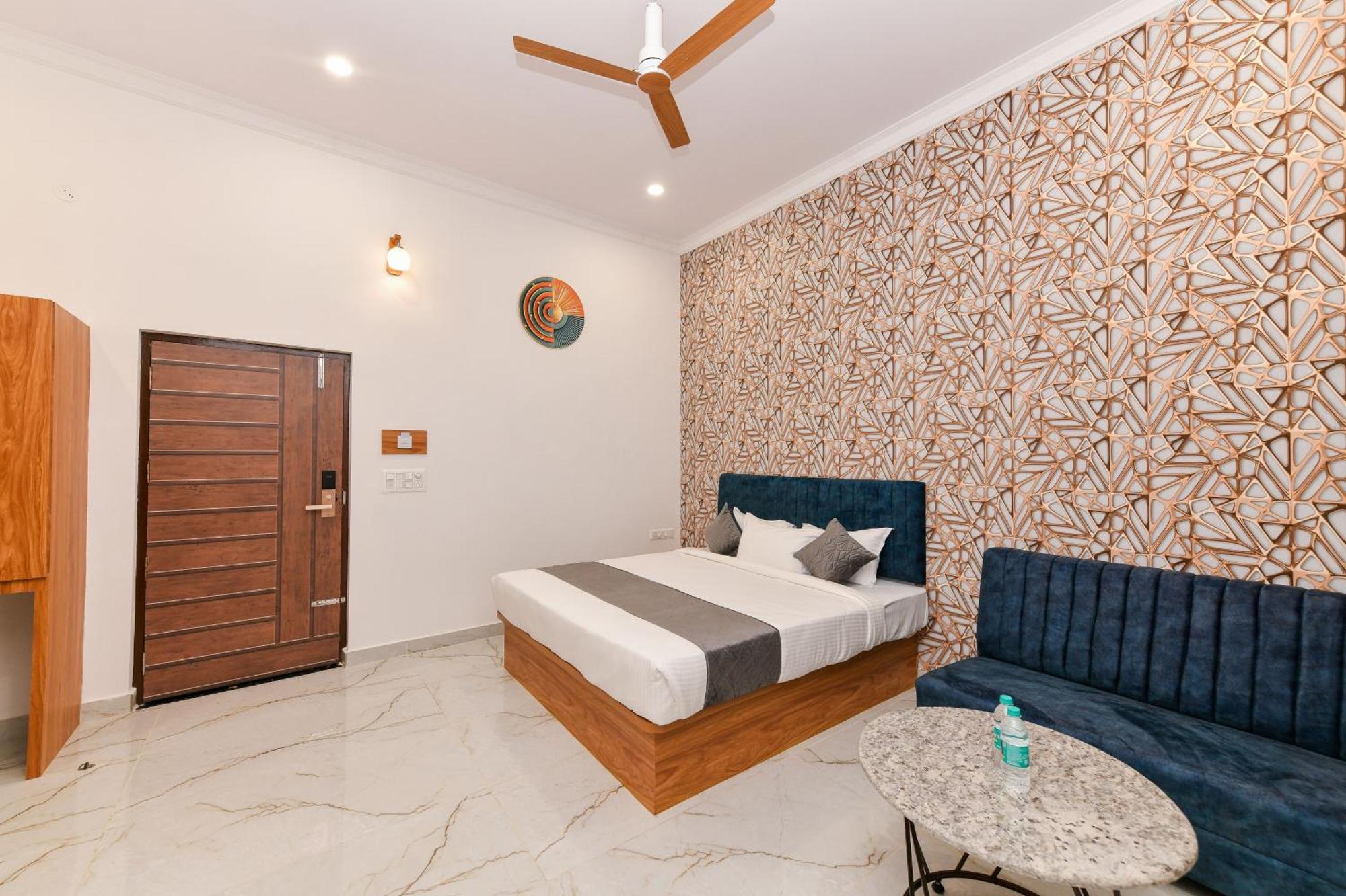 Hotel Shine International Mysore Exteriör bild