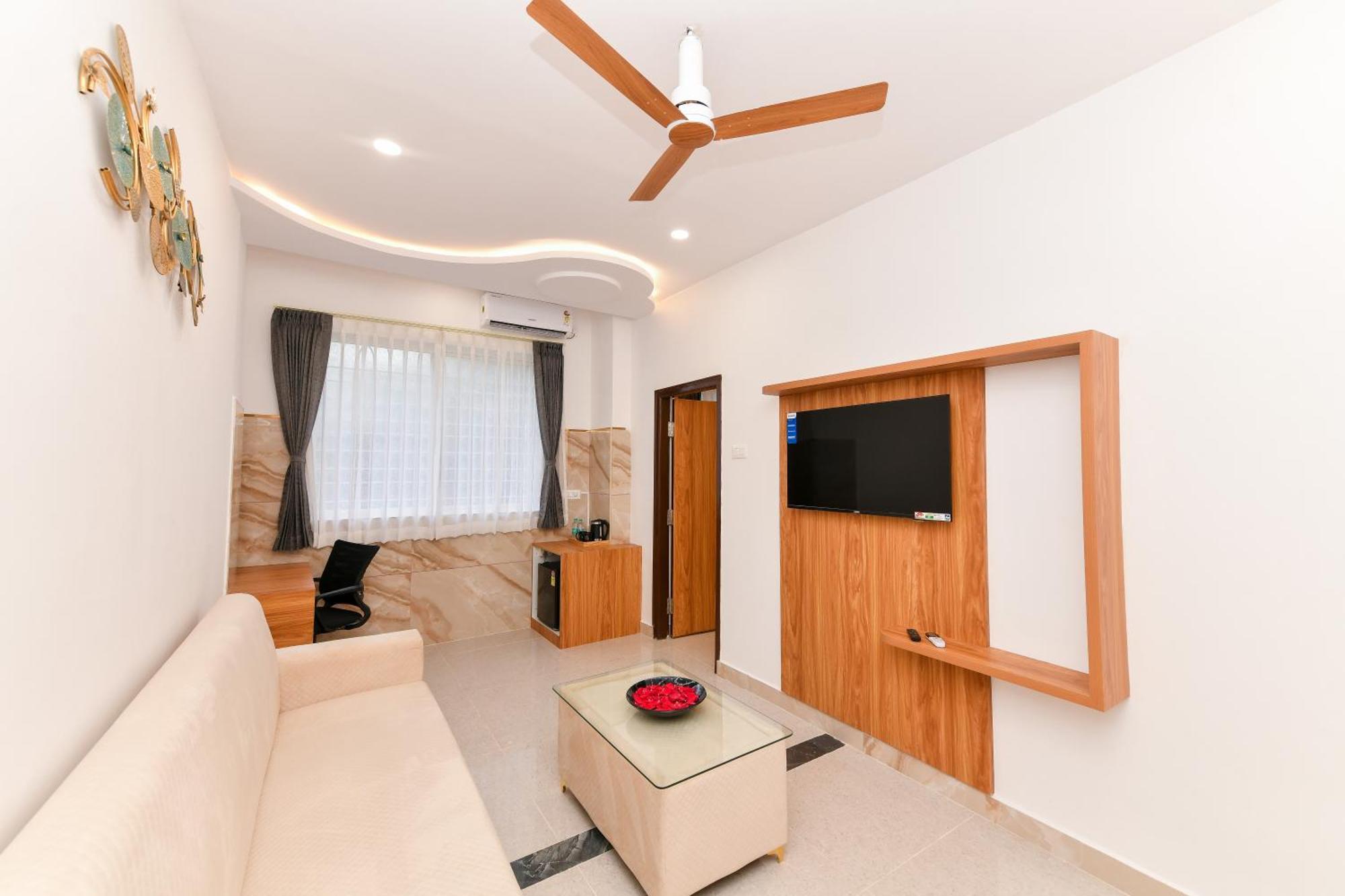 Hotel Shine International Mysore Exteriör bild