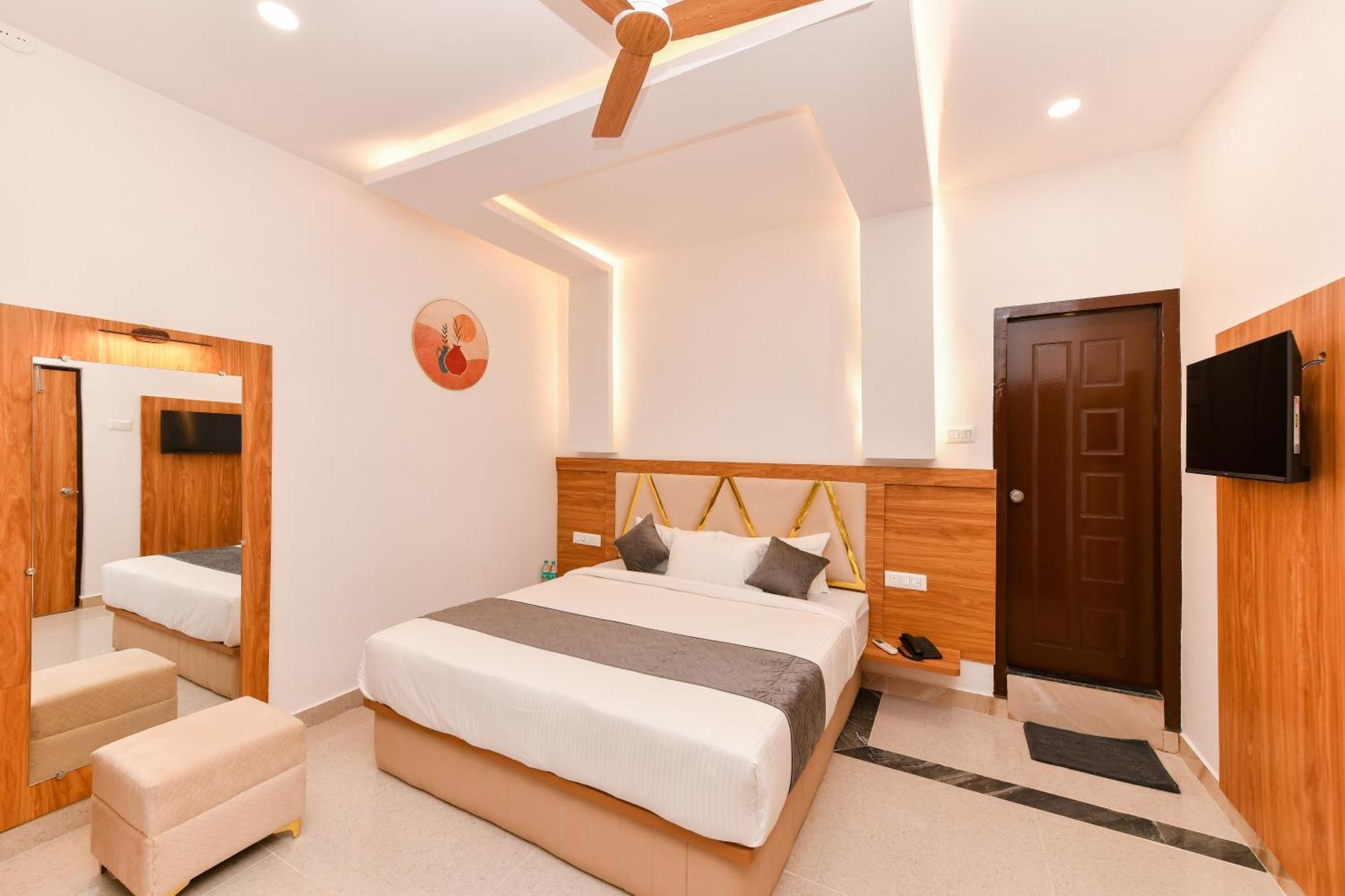 Hotel Shine International Mysore Exteriör bild