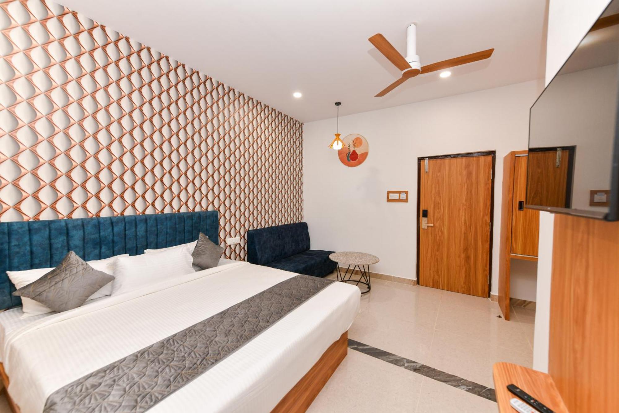 Hotel Shine International Mysore Exteriör bild