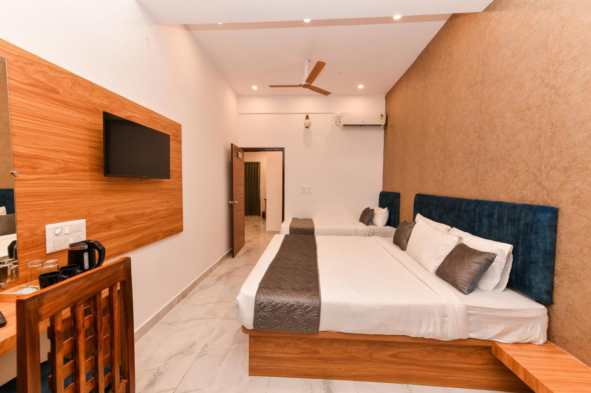 Hotel Shine International Mysore Exteriör bild